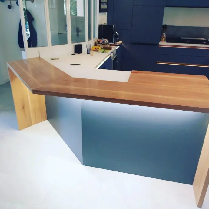 Agencement sur mesure d'un espace professionnel en bois à Marseille 13013